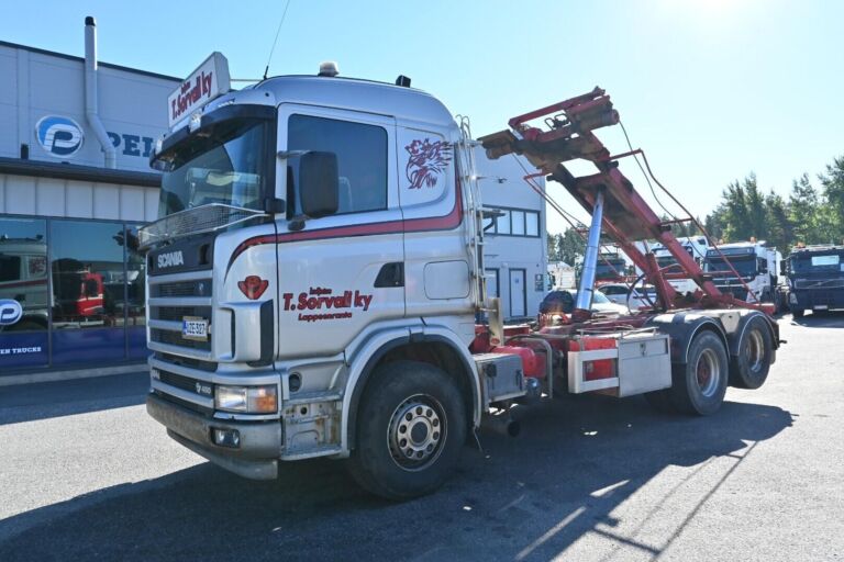 Scania R 164 6x2 vaijeri pedillä