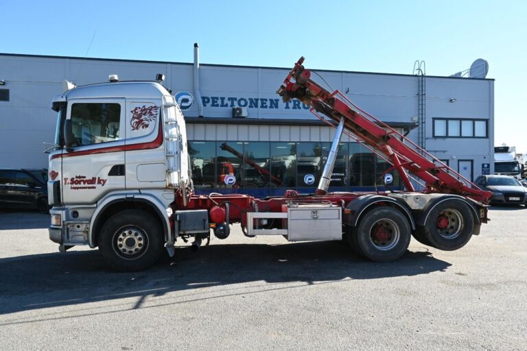 Scania R 164 6x2 vaijeri pedillä