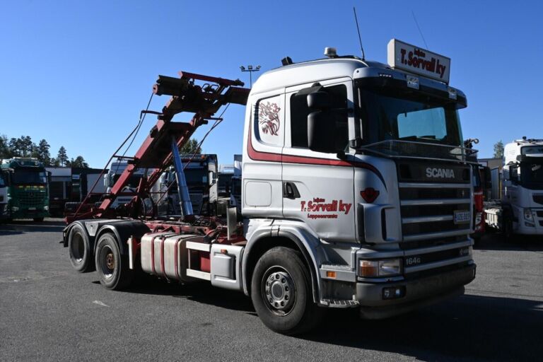 Scania R 164 6x2 vaijeri pedillä