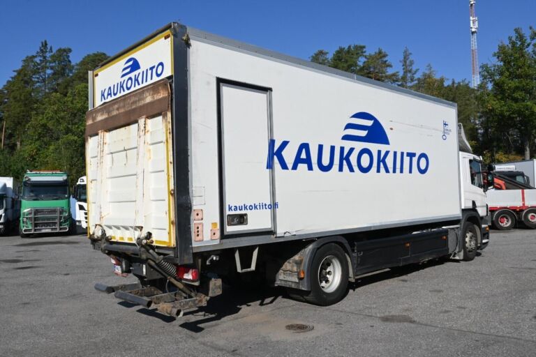 Scania P320 4x2