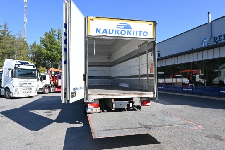 Scania P320 4x2