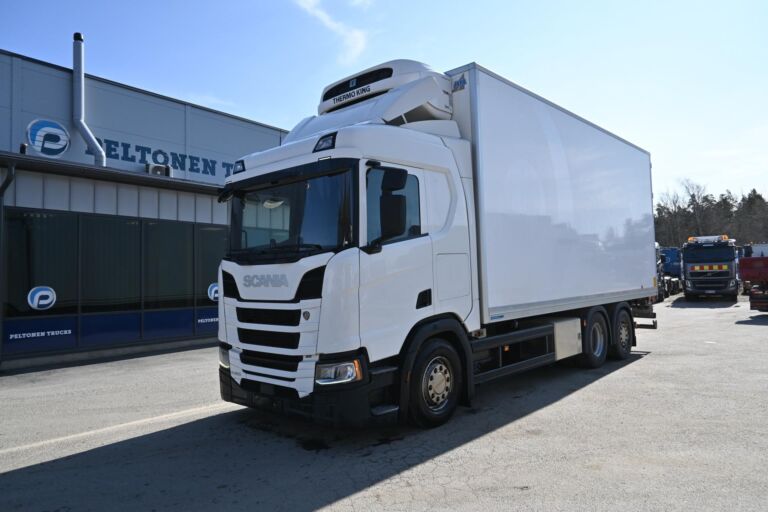 Scania R450 6x2 SKAB umpikaappi