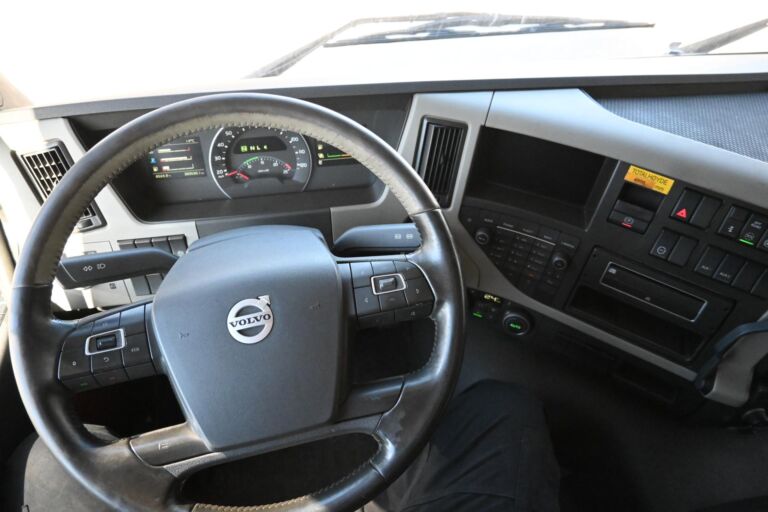 Volvo FM420 4x2