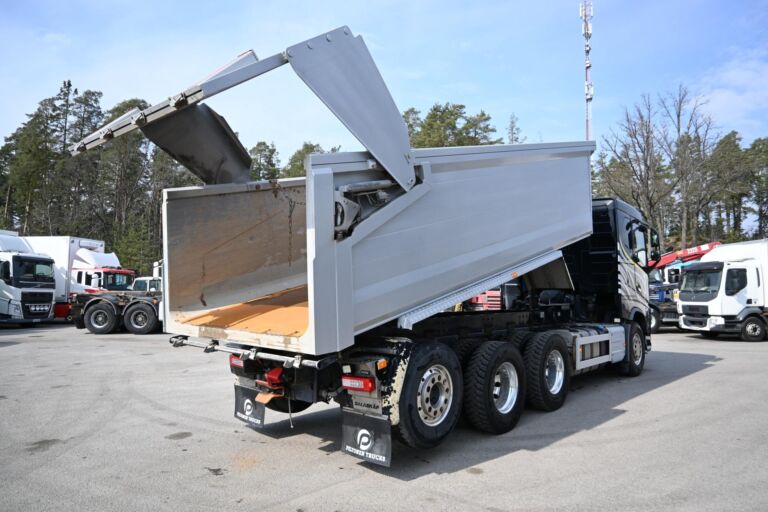 Volvo FH750 8x4 kippiauto