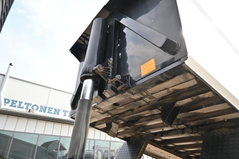 Volvo FH750 8x4 kippiauto