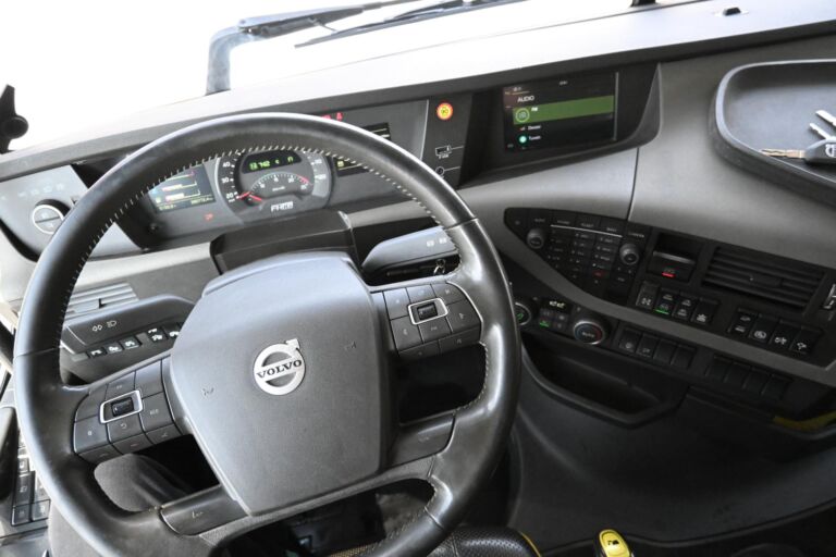 Volvo FH750 8x4 kippiauto