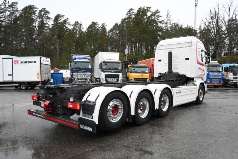Scania R730 8x4*4 Tridem alusta/kippirunko