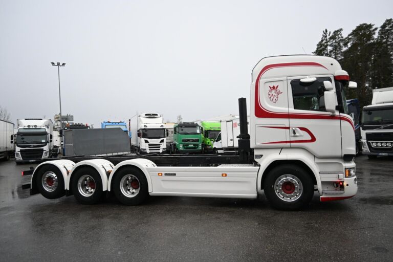 Scania R730 8x4*4 Tridem alusta/kippirunko