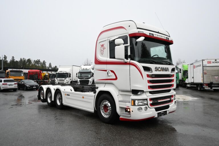 Scania R730 8x4*4 Tridem alusta/kippirunko