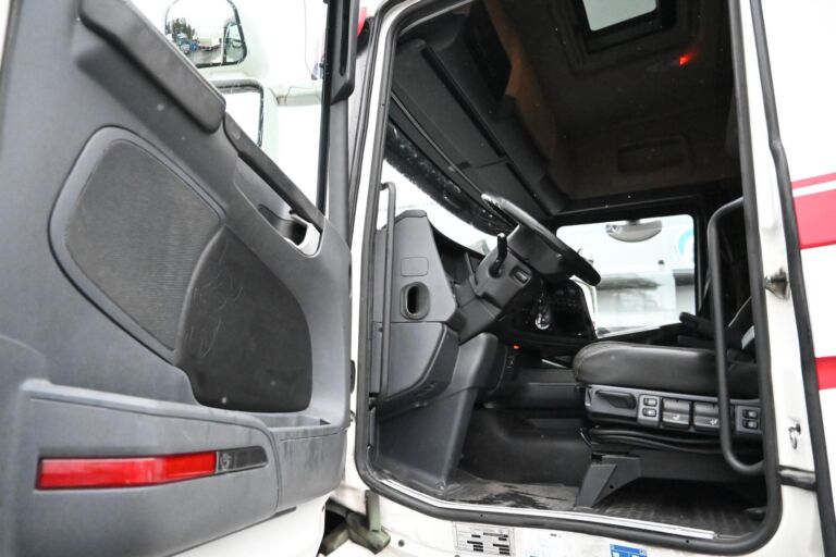 Scania R730 8x4*4 Tridem alusta/kippirunko