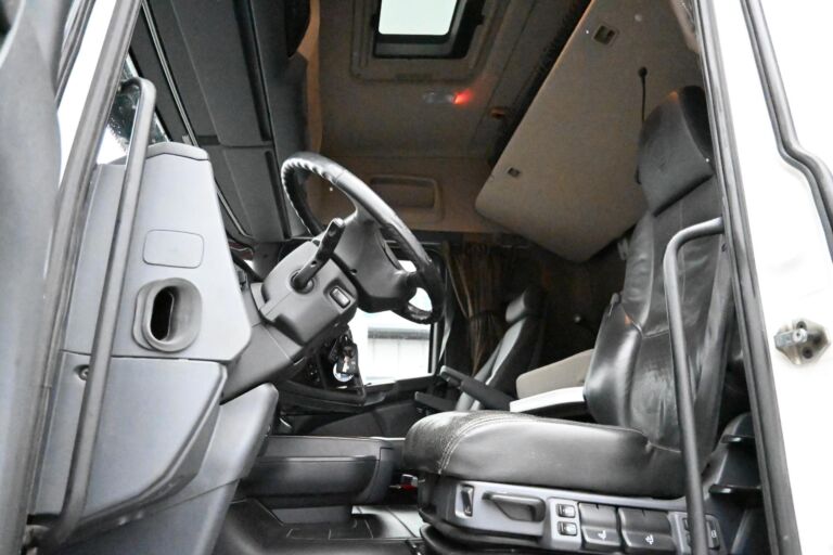 Scania R730 8x4*4 Tridem alusta/kippirunko
