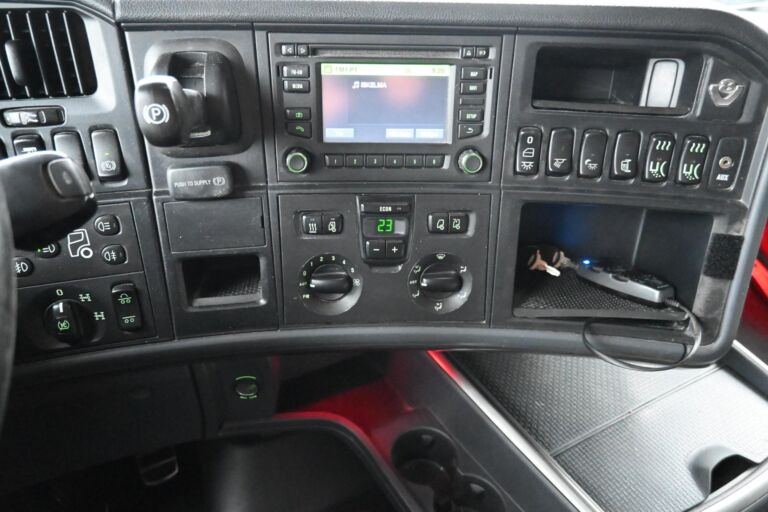 Scania R730 8x4*4 Tridem alusta/kippirunko