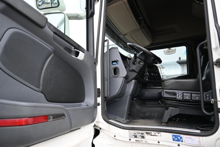 Scania R580 8x4*4 Tridem