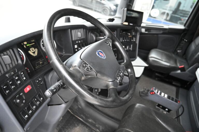 Scania R580 8x4*4 Tridem