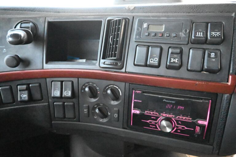 Volvo FH16 610 Vetopöytäauto