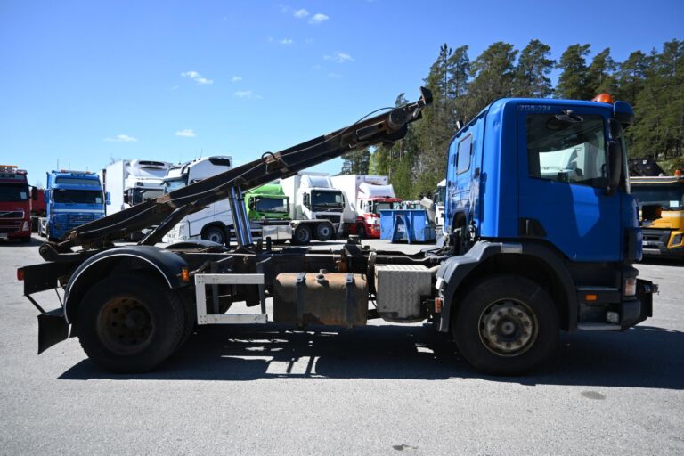 Scania P94 4x2 vaijeriauto