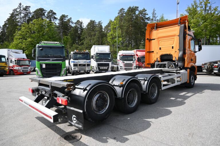 Mercedes-Benz AROCS 3253 8x4 7700 km