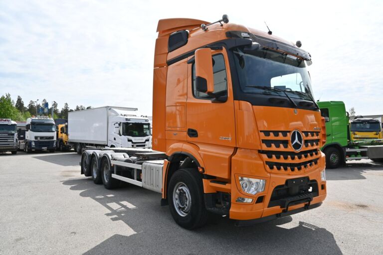 Mercedes-Benz AROCS 3253 8x4 7700 km