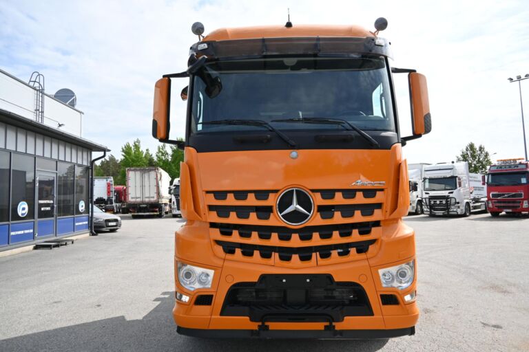 Mercedes-Benz AROCS 3253 8x4 7700 km