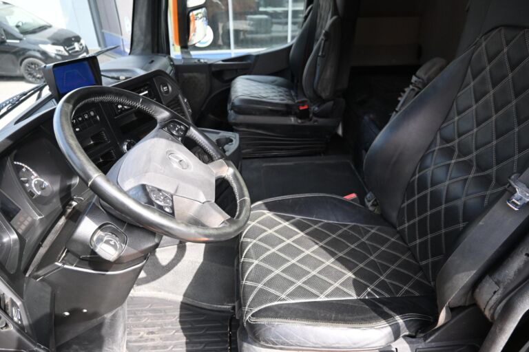 Mercedes-Benz AROCS 3253 8x4 7700 km