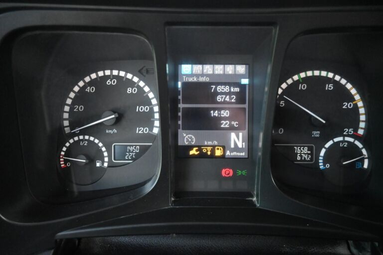 Mercedes-Benz AROCS 3253 8x4 7700 km