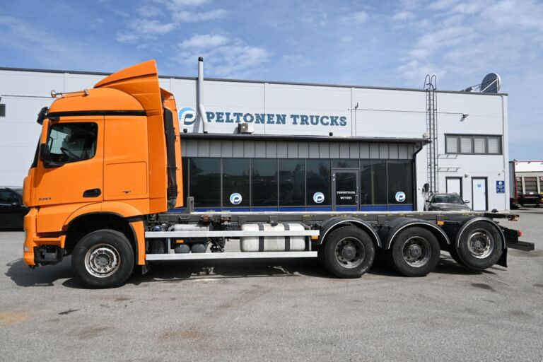 Mercedes-Benz AROCS 3253 8x4 7700 km