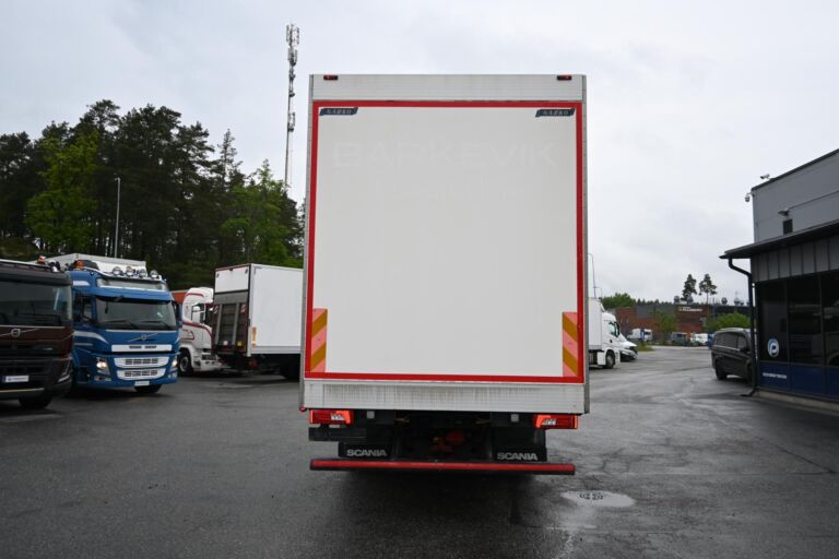 Scania R520 6x2 V8 Kylkiaukeavalla korilla