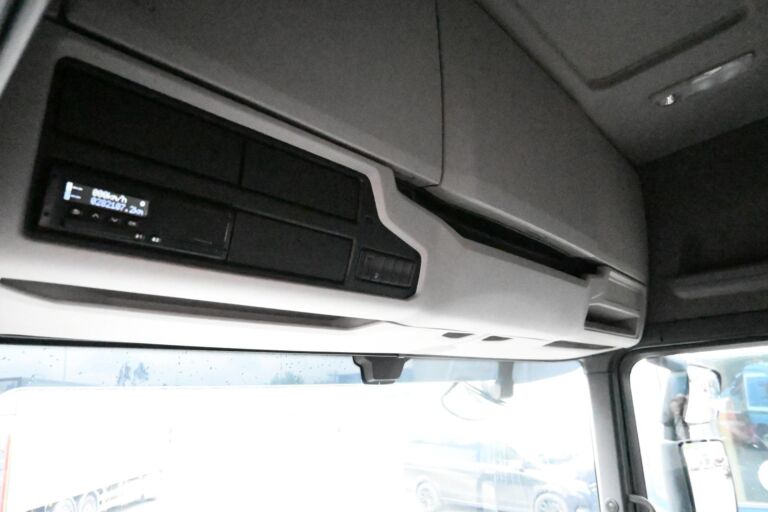 Scania R520 6x2 V8 Kylkiaukeavalla korilla