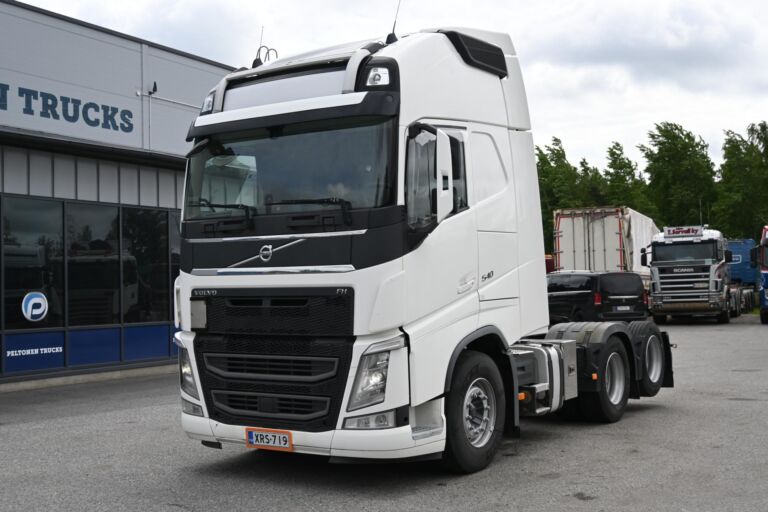 Volvo FH540 6x2 vetopöytäauto