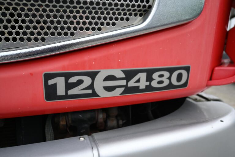 Sisu E12 480 8x2 Vaijeriauto
