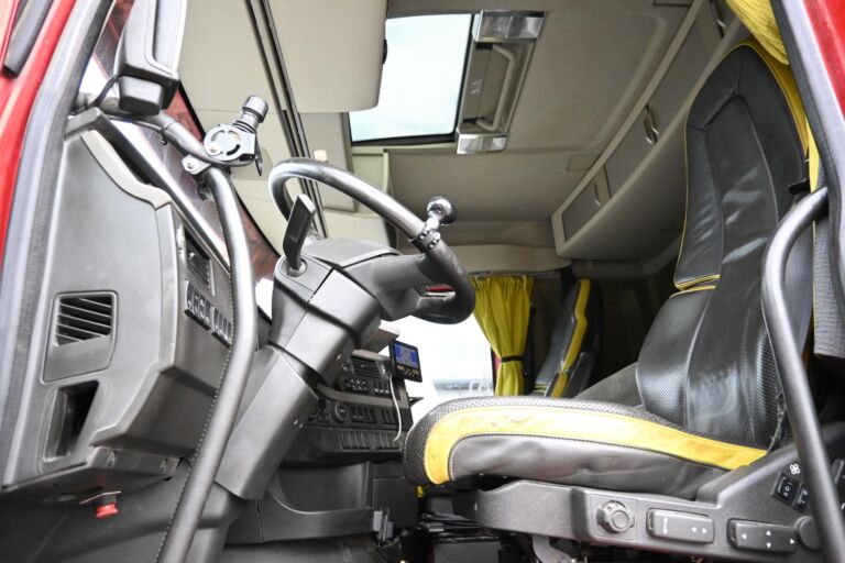Volvo FH750 8x4*4 JOAB 26T