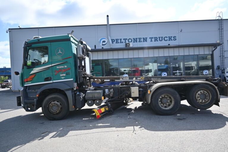 Mercedes-Benz Arocs 6x2 tienhoito