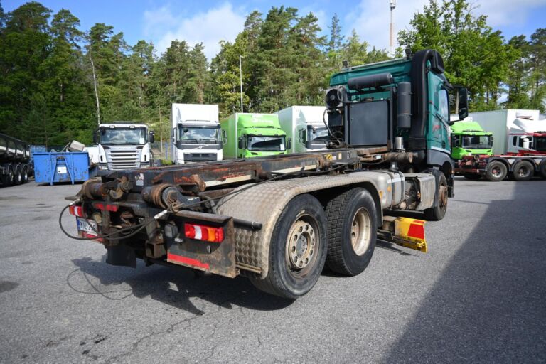 Mercedes-Benz Arocs 6x2 tienhoito