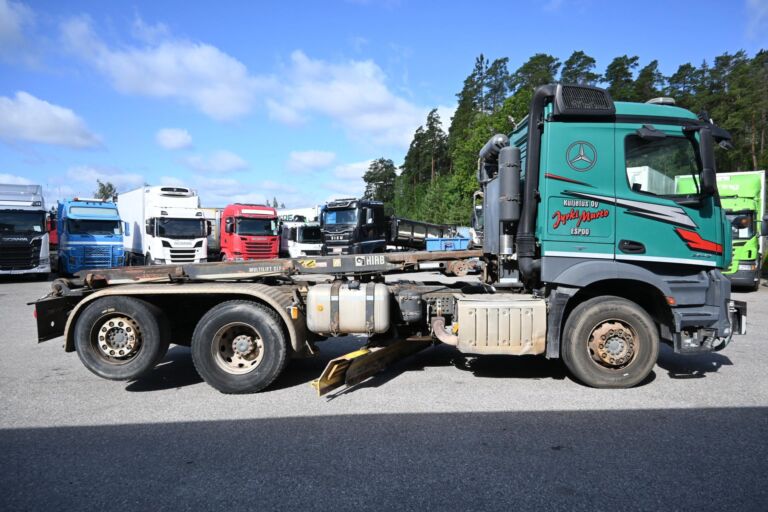 Mercedes-Benz Arocs 6x2 tienhoito