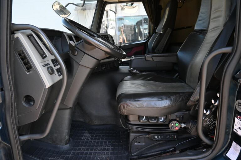 Volvo FM500 8x4*4 HIAB 262 Nosturilla