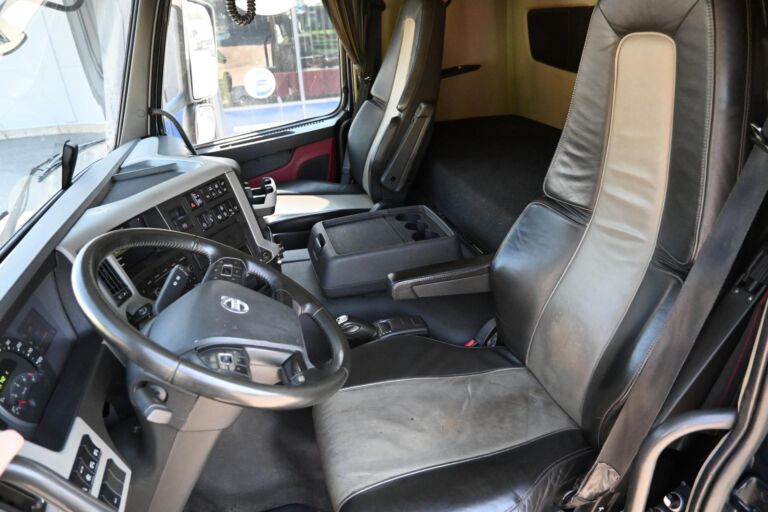 Volvo FM500 8x4*4 HIAB 262 Nosturilla