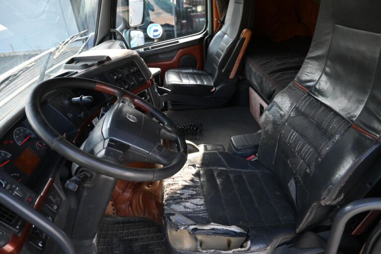 Volvo FH660 6x2 nosturi ja vaijeriauto