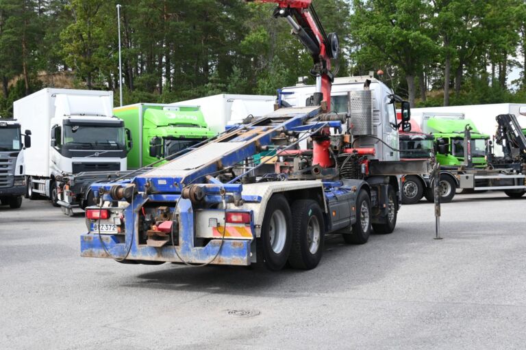 Volvo FH400 8x2 vm. 2016 nosturilla