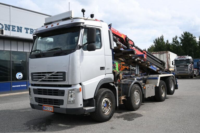 Volvo FH400 8x2 vm. 2016 nosturilla