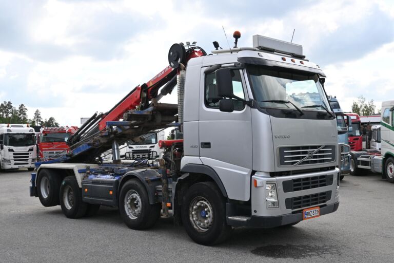 Volvo FH400 8x2 vm. 2016 nosturilla