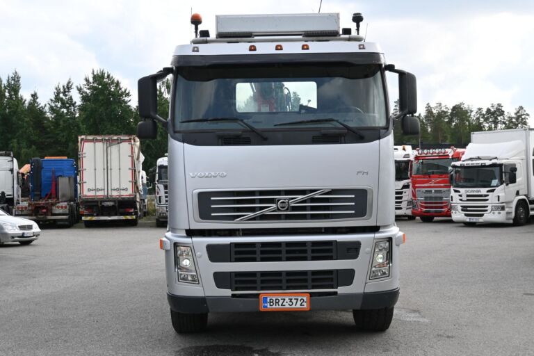Volvo FH400 8x2 vm. 2016 nosturilla