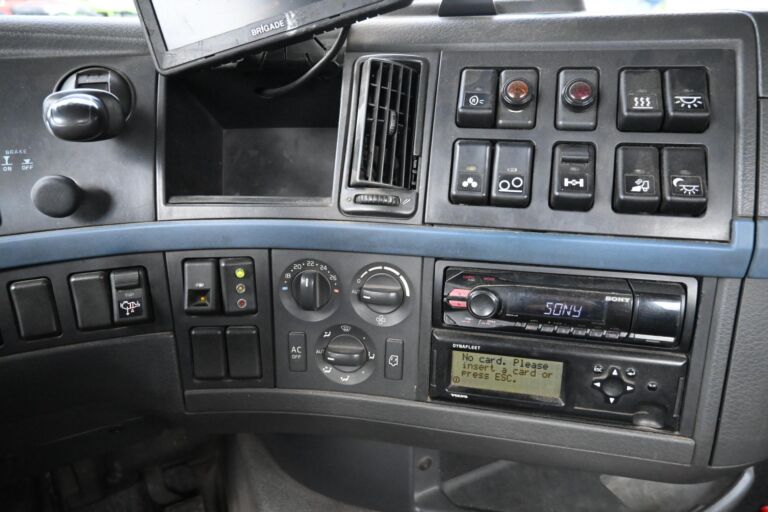Volvo FH400 8x2 vm. 2016 nosturilla