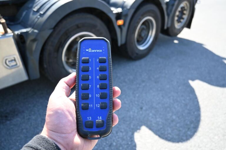 Volvo FH540 8x4*4 Tridem Koukku/Aurapuskuri