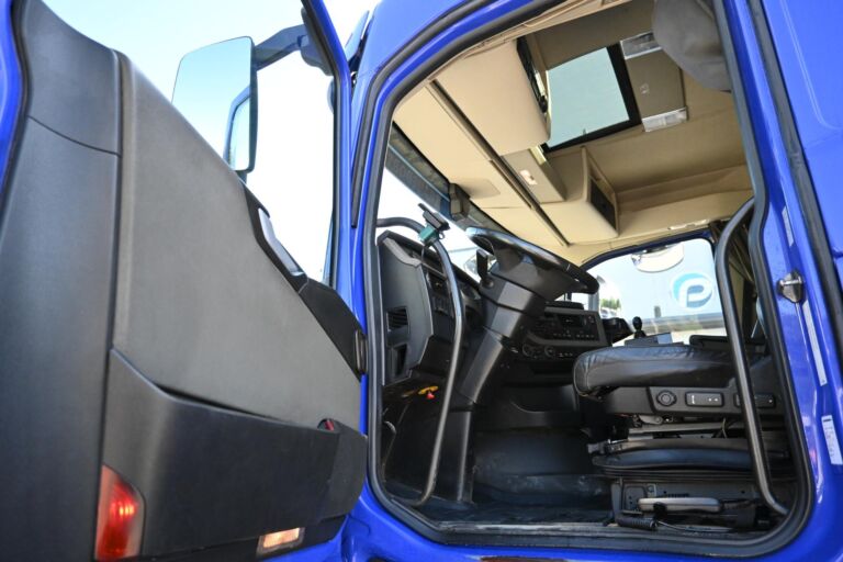 Volvo FH540 8x4*4 Tridem Koukku/Aurapuskuri