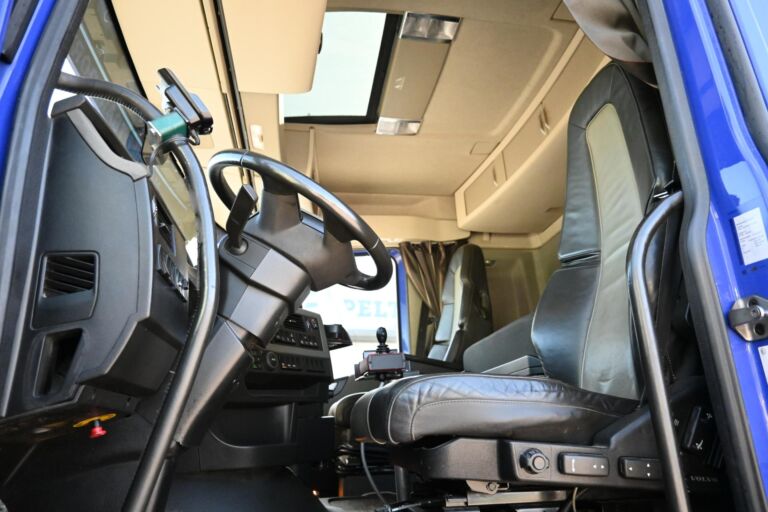 Volvo FH540 8x4*4 Tridem Koukku/Aurapuskuri
