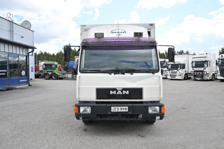 MAN 12 224 4x2 Sivuaukeava