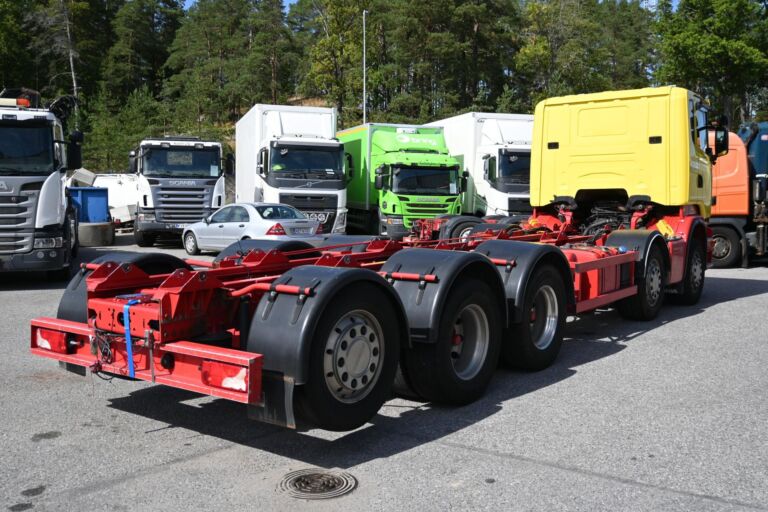 Scania R490 10x4 alusta