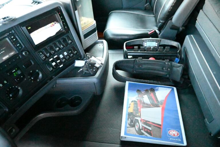 Scania G490 8x4 Nosturi & Koukkuauto