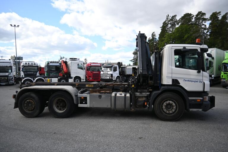 Scania P360 6x2 HIAB 122 nosturi ja vaijerilaite