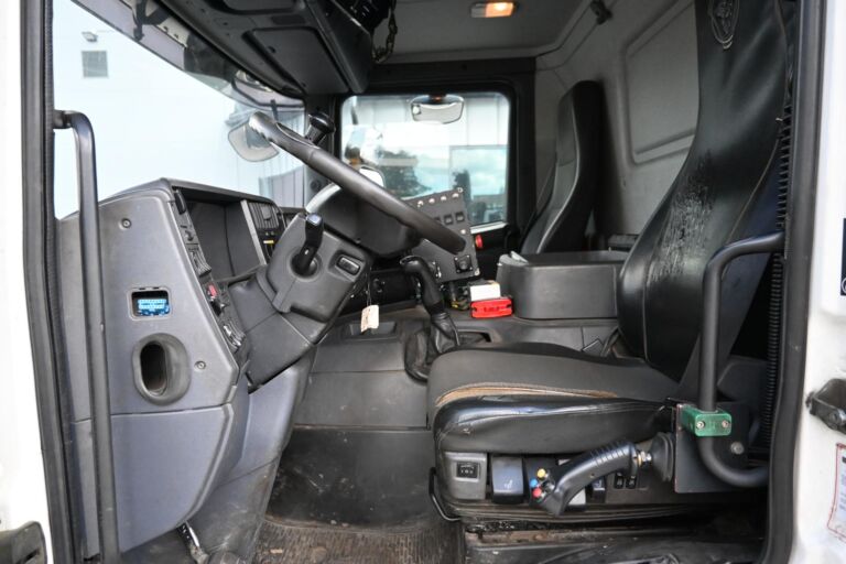 Scania P360 6x2 HIAB 122 nosturi ja vaijerilaite